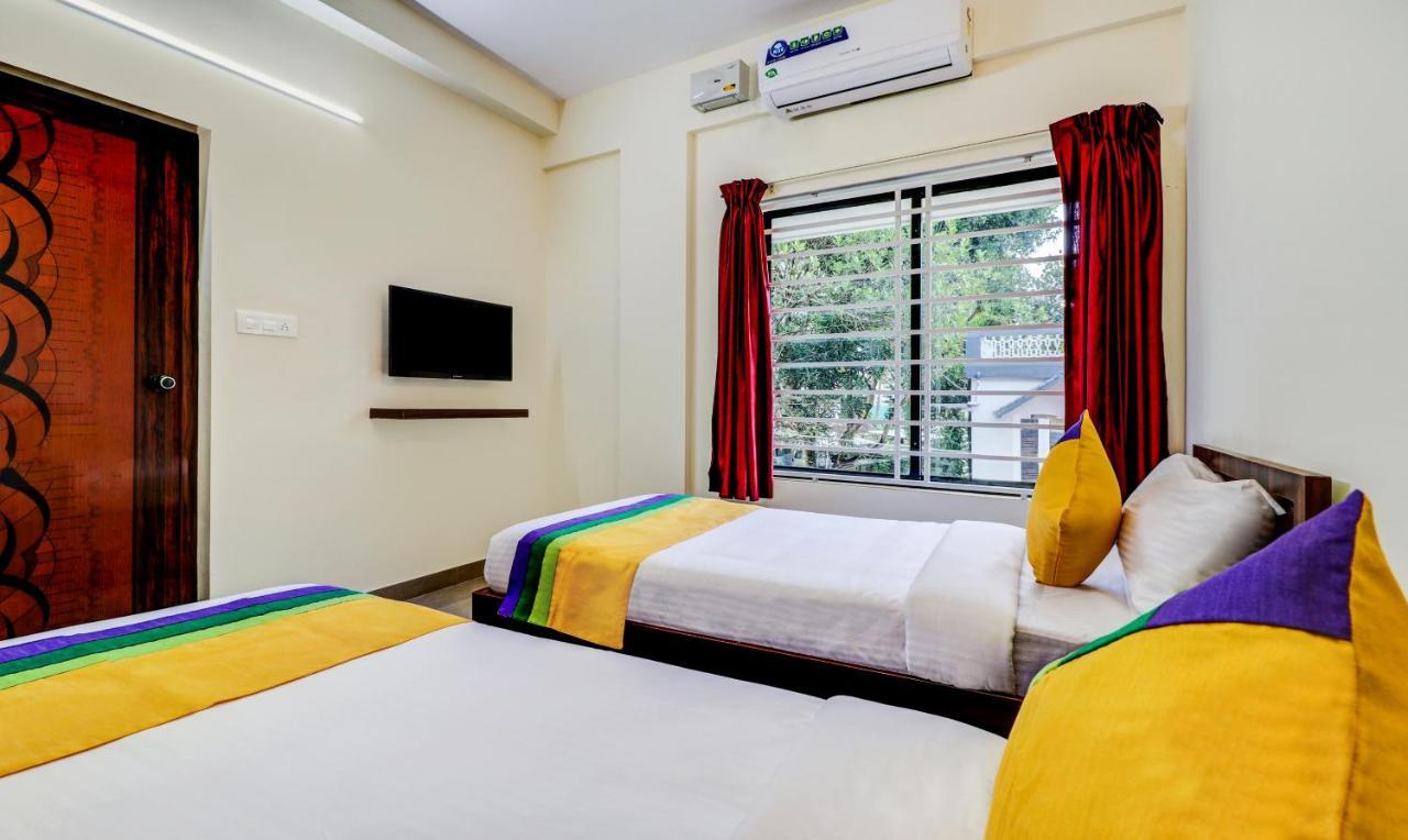 Itsy Hotels Rain Tulsi Stayz, Palarivattom Junction Kochi Exterior photo