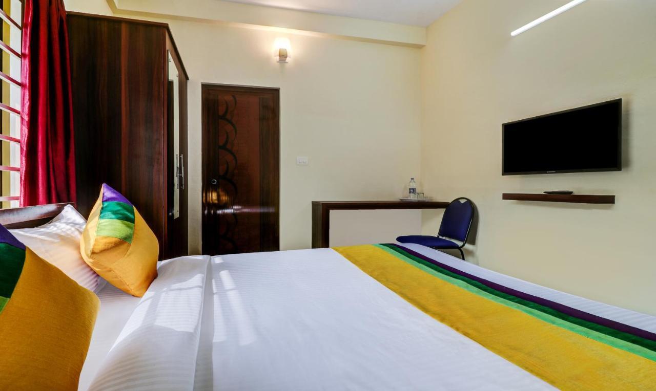 Itsy Hotels Rain Tulsi Stayz, Palarivattom Junction Kochi Exterior photo