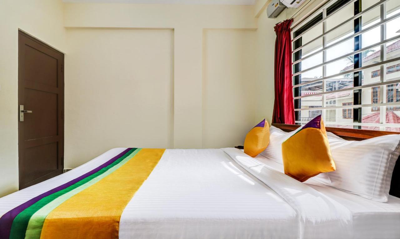Itsy Hotels Rain Tulsi Stayz, Palarivattom Junction Kochi Exterior photo
