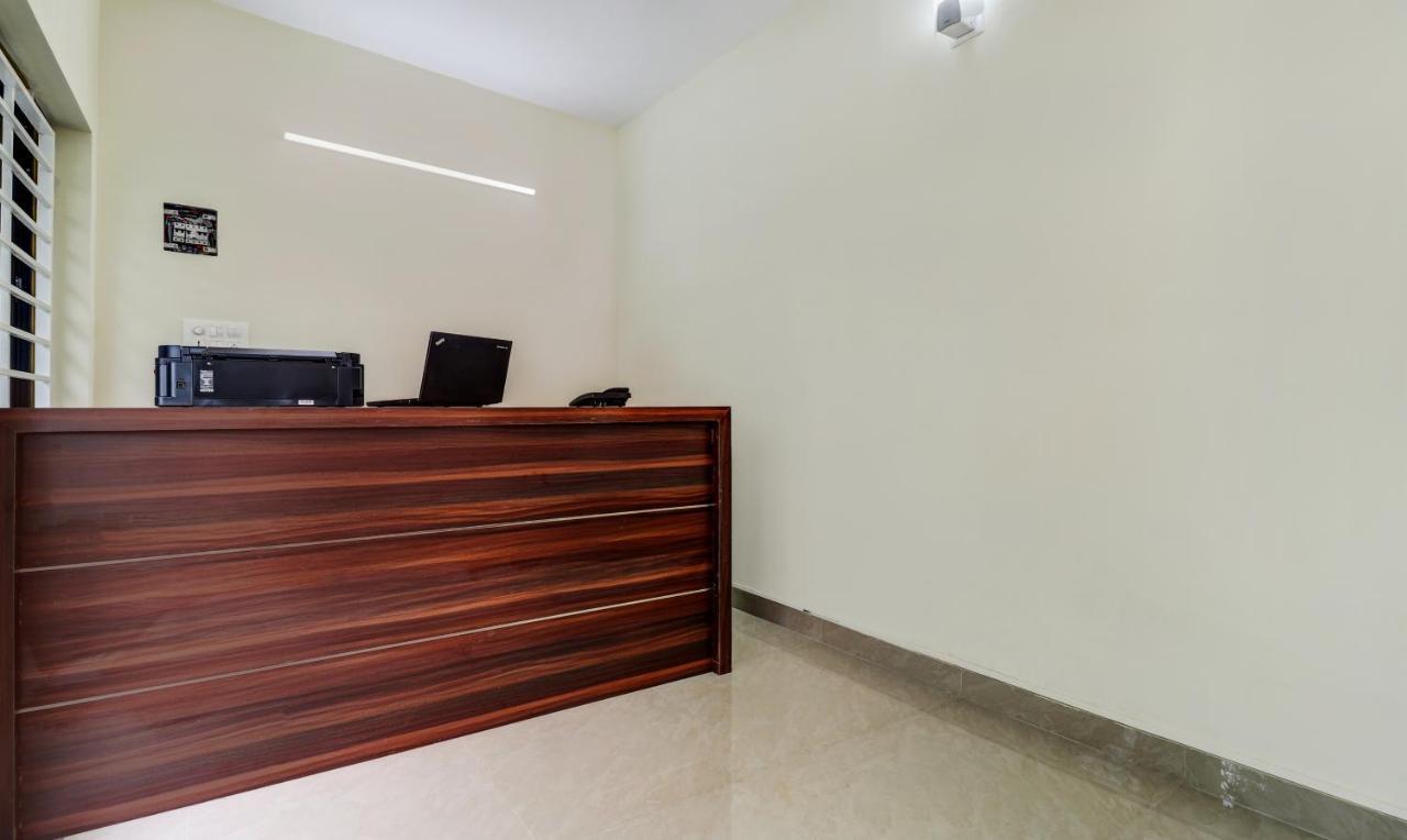 Itsy Hotels Rain Tulsi Stayz, Palarivattom Junction Kochi Exterior photo