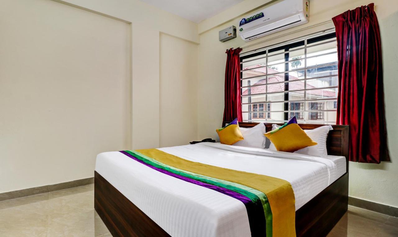 Itsy Hotels Rain Tulsi Stayz, Palarivattom Junction Kochi Exterior photo