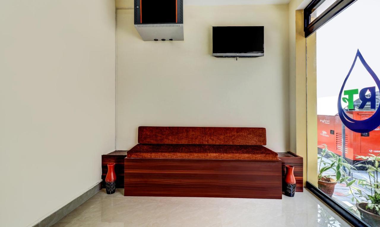 Itsy Hotels Rain Tulsi Stayz, Palarivattom Junction Kochi Exterior photo